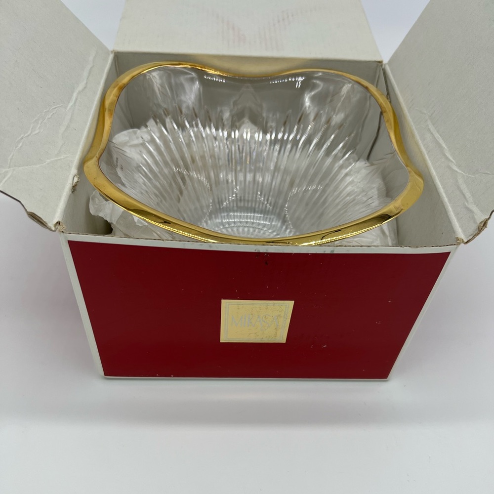 MIKASA HOLIDAY PINE GOLD BOWL